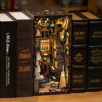 DIY Bookend Puzzle: Magic Pharmacist with Front Dust Cover