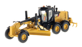 Caterpillar 12M3 Motor Grader - Assembled - High Line Series HO Scale