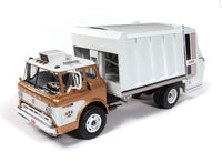 Ford C-900 Refuse Truck with Load-Packer (1/25 Scale) Plastic Vehicle Model Kit