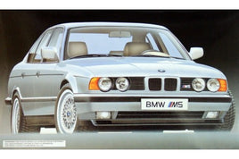 BMW M5 (1/24 Scale) Plastic Vehicle Model Kit