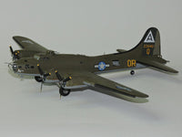 B-17F "Memphis Belle" (1/72 Scale) Aircraft Model Kit