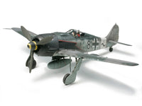 Focke-Wulf Fw190 A-8/A-8 R2 (1/48 Scale) Plastic Aircraft Model Kit